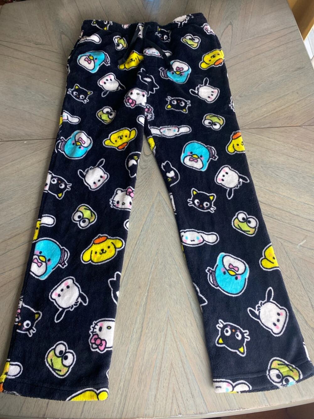 Women’s fuzzy black Hello Kitty Sanrio sleep pants size L